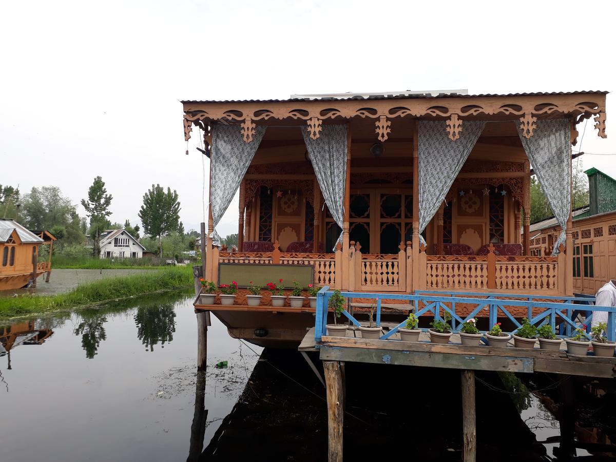 Heritage Geneva House Boat Srīnagar Exterior foto